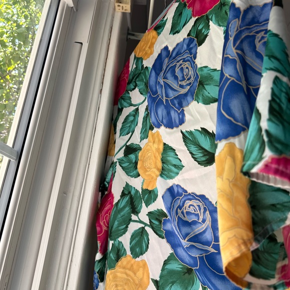 VTG Floral Satin Cover Up - Picture 3 of 6
